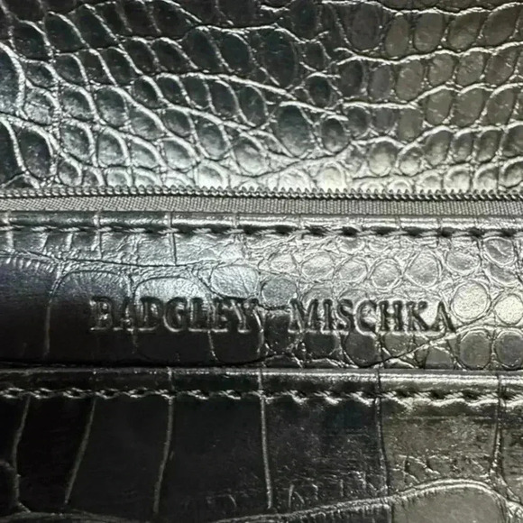 Badgley Mischka Black Crossbody Crocodile Bag / Clutch - Picture 7 of 15